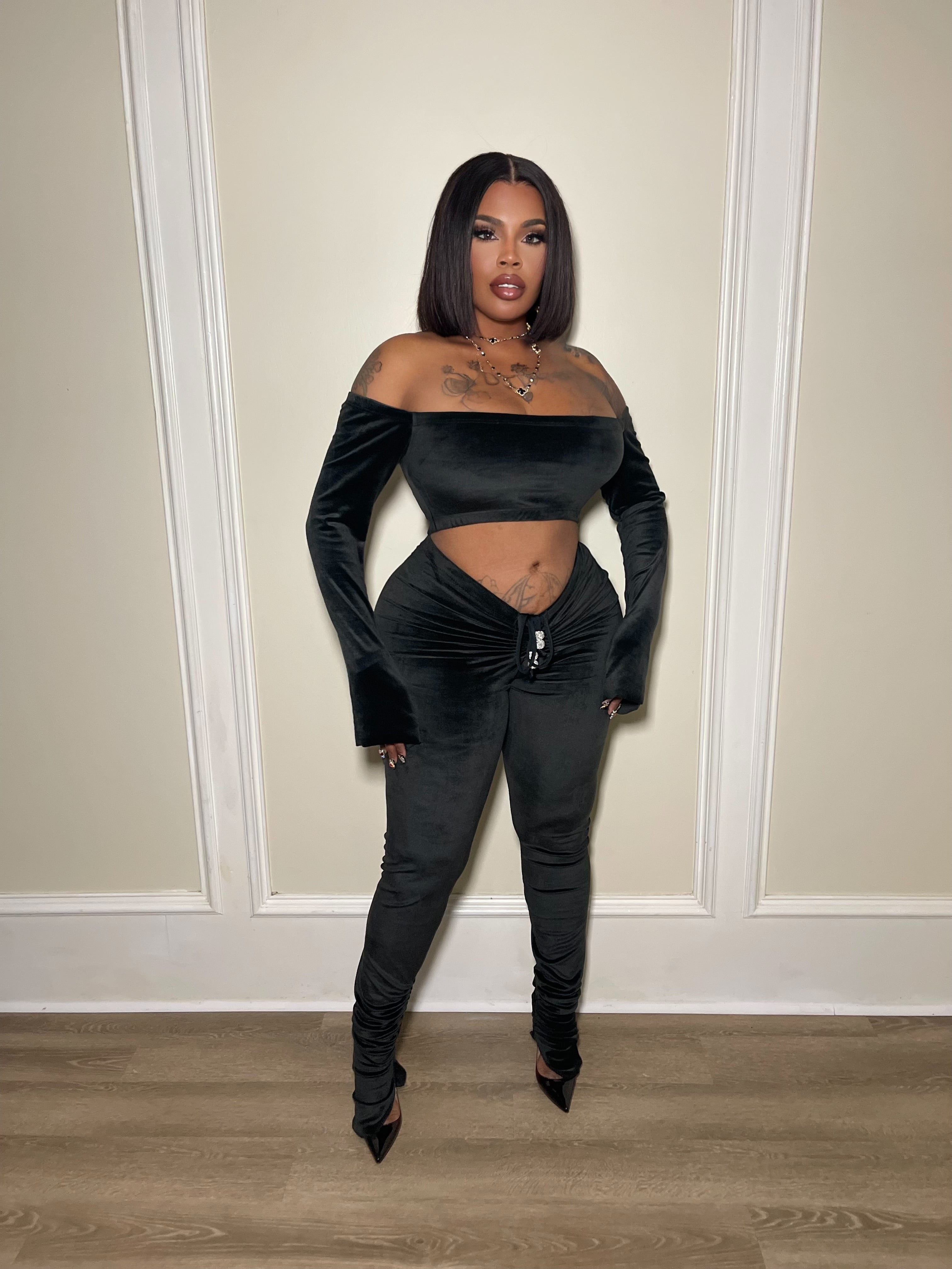 V cut stack black legging set