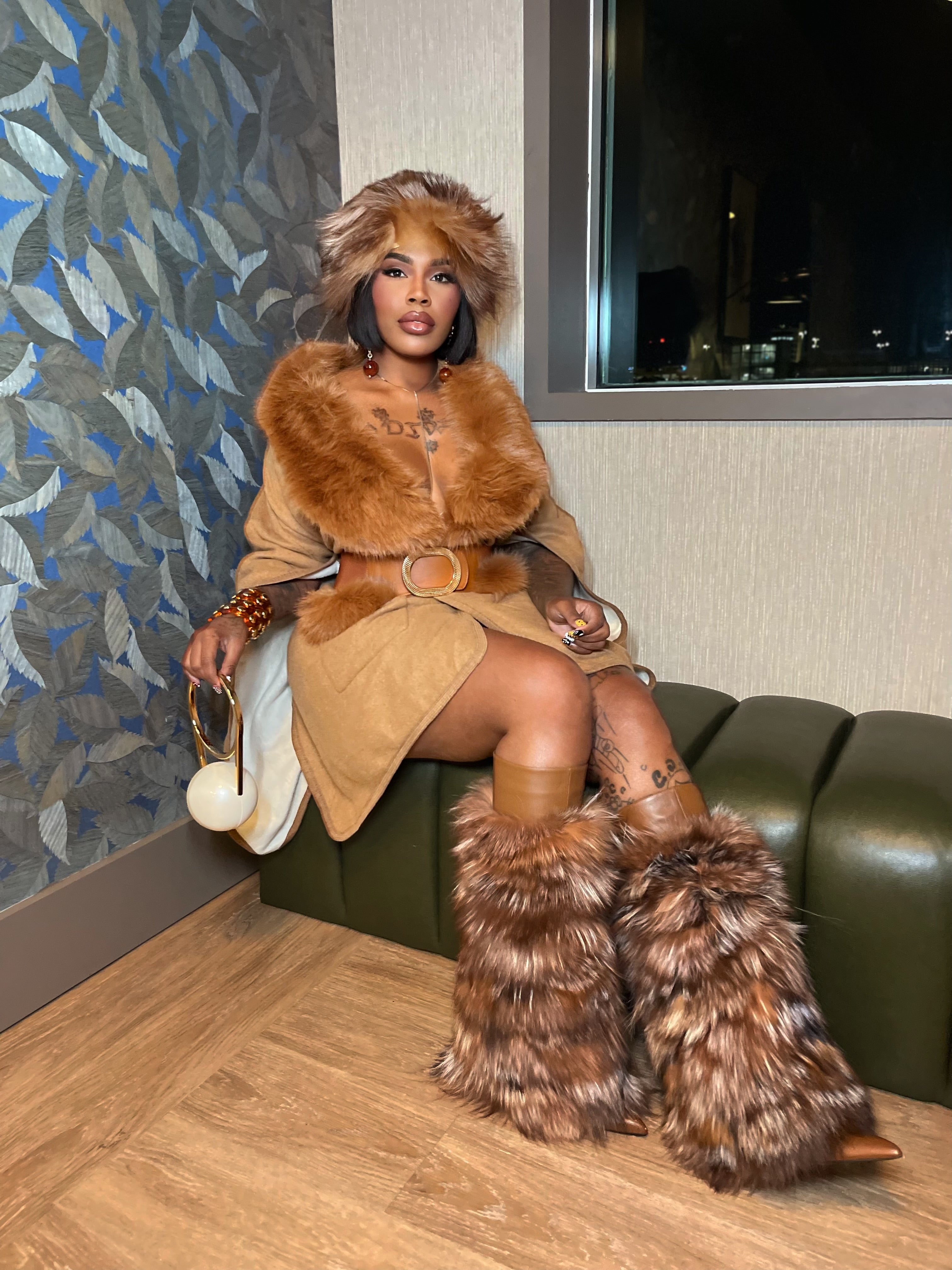 Winter in November coat (belt included)