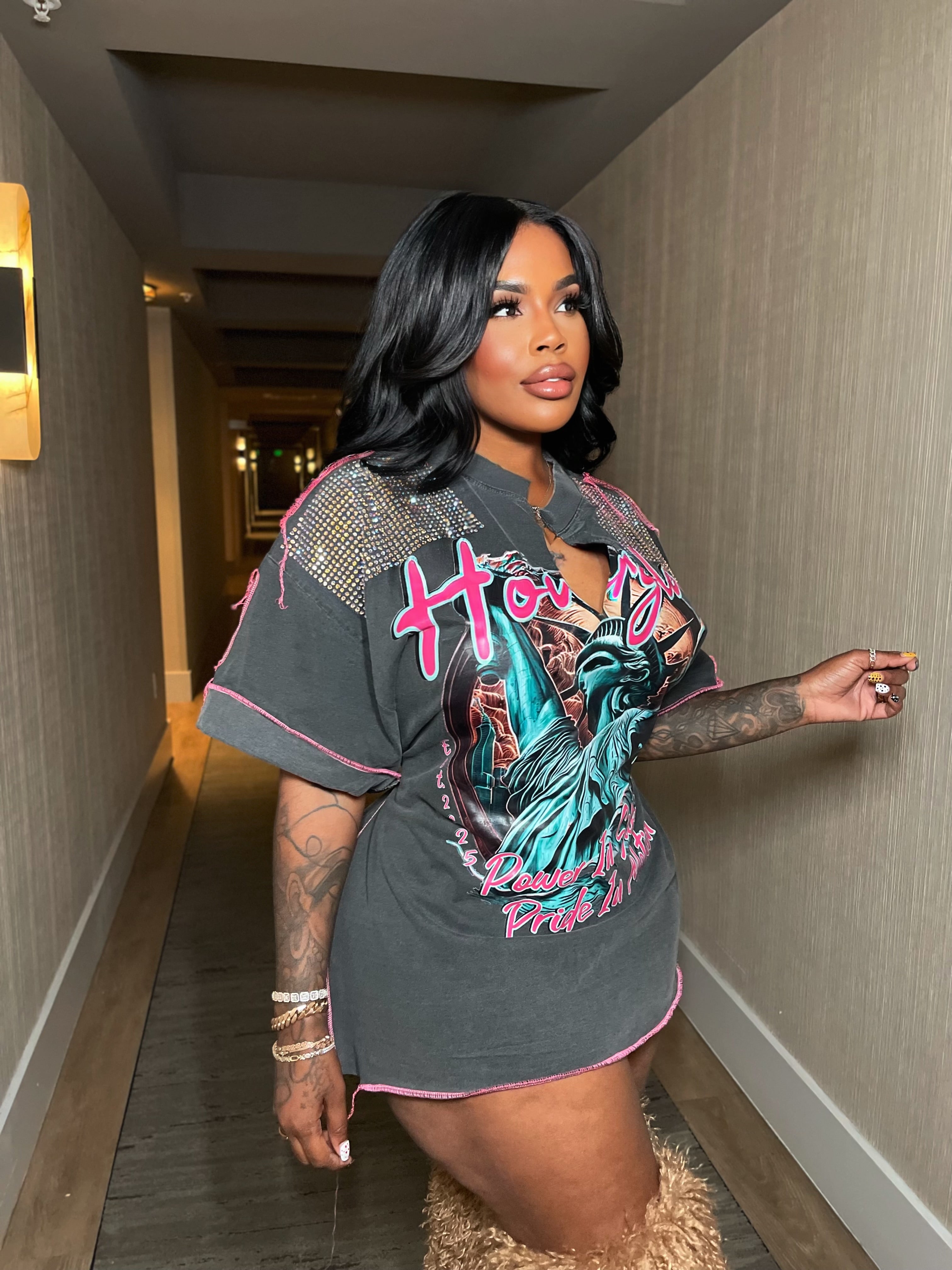 Hourglass power is silent oversized tee