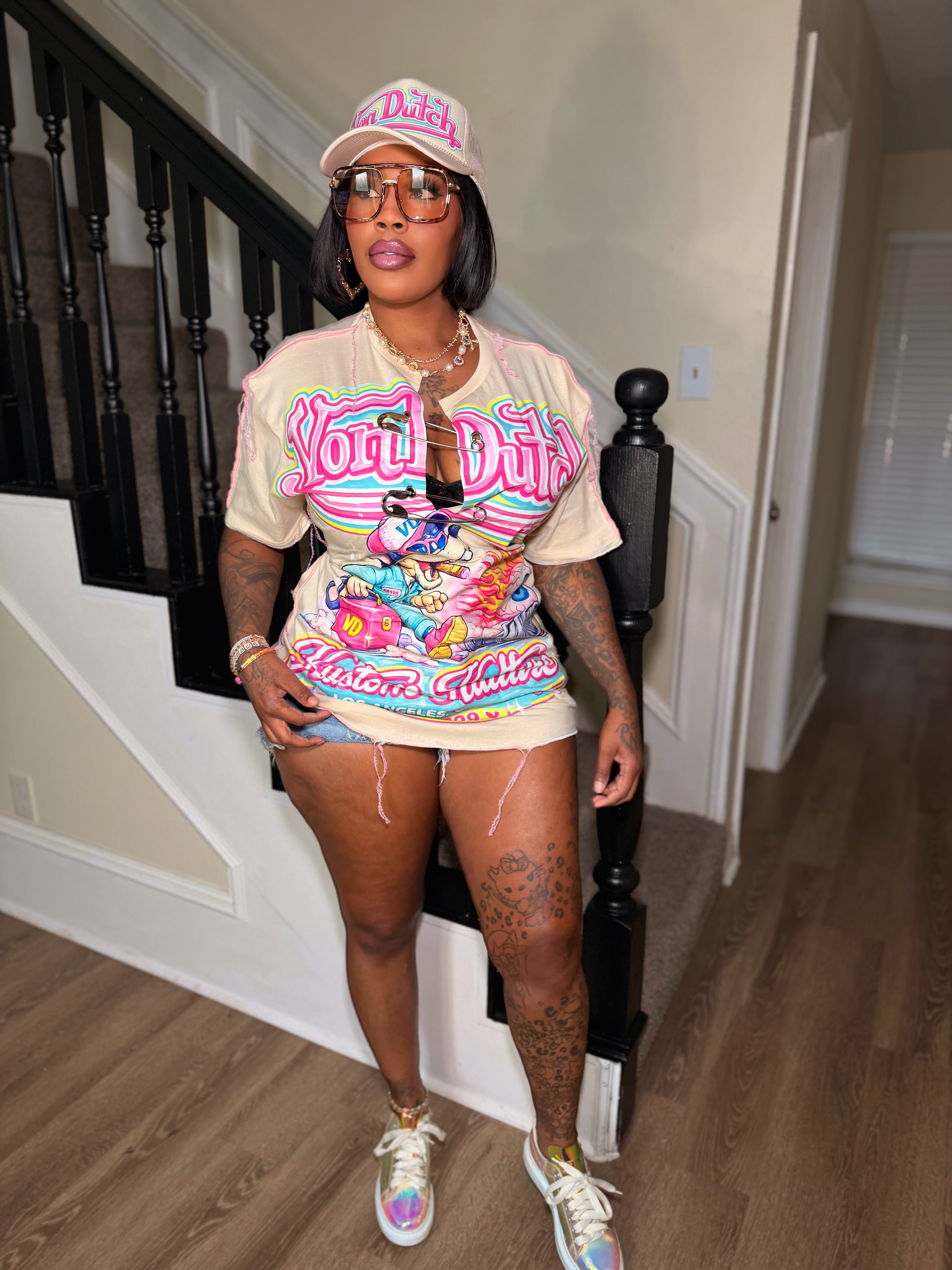 Pink Dutch tee