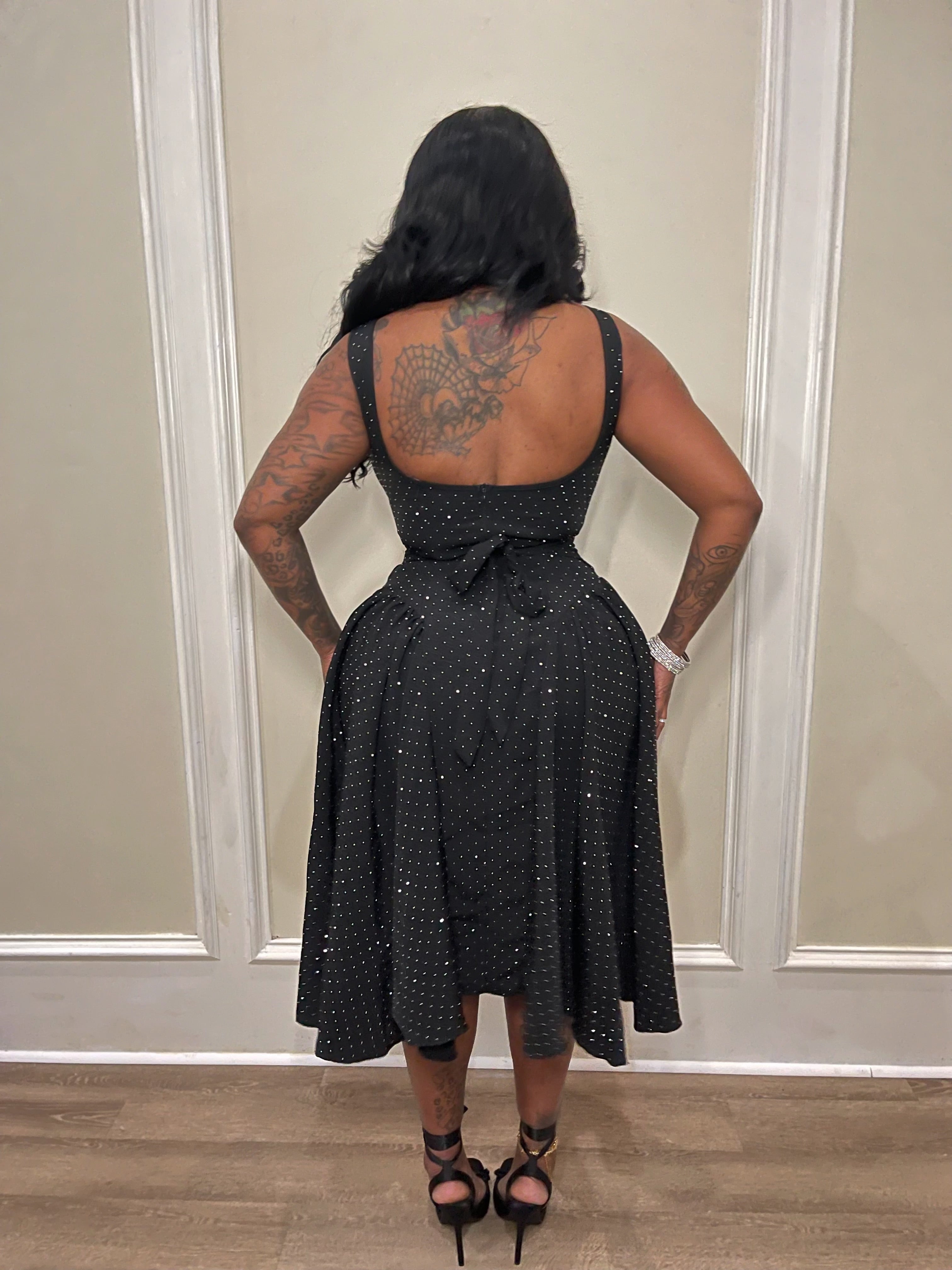 Hourglass dress (black)