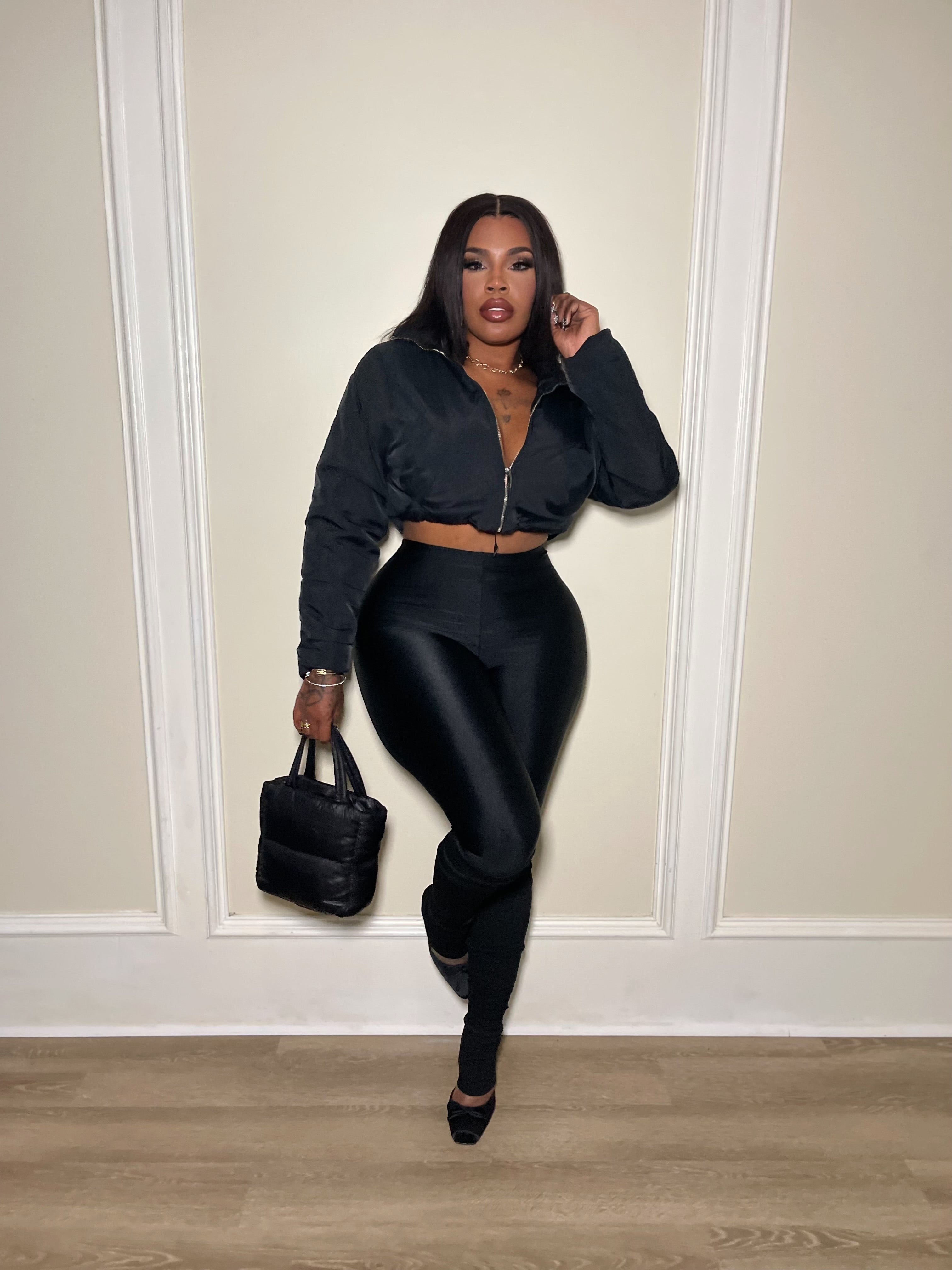 Black crop windbreaker jacket ￼