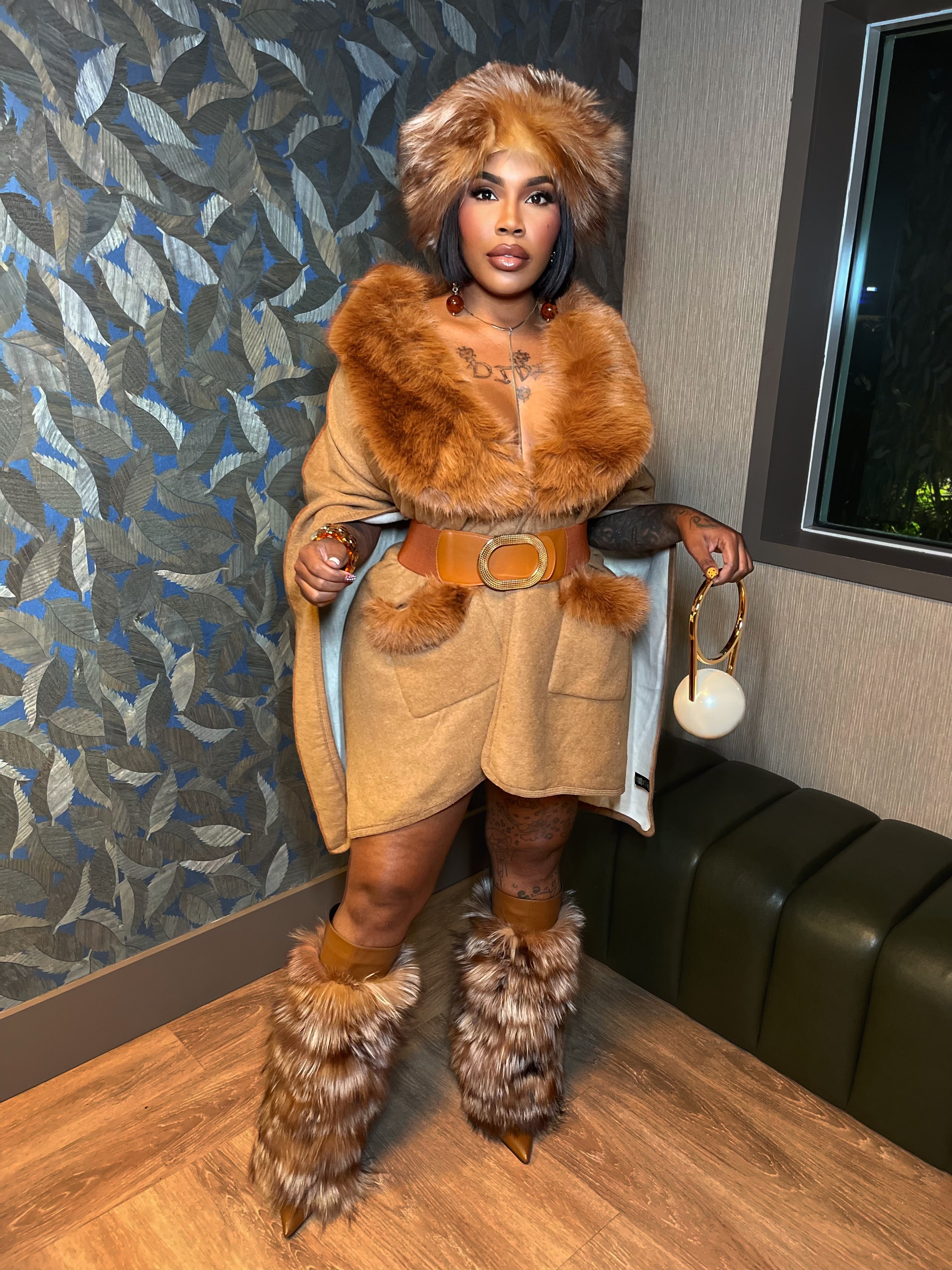 Winter in November coat (belt included)